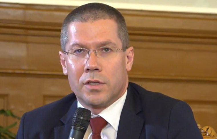 Silvia Uscov acuză incompatibilitate la CCR și cere intervenția ANI Silvia Uscov acuză incompatibilitate la CCR și cere intervenția ANI