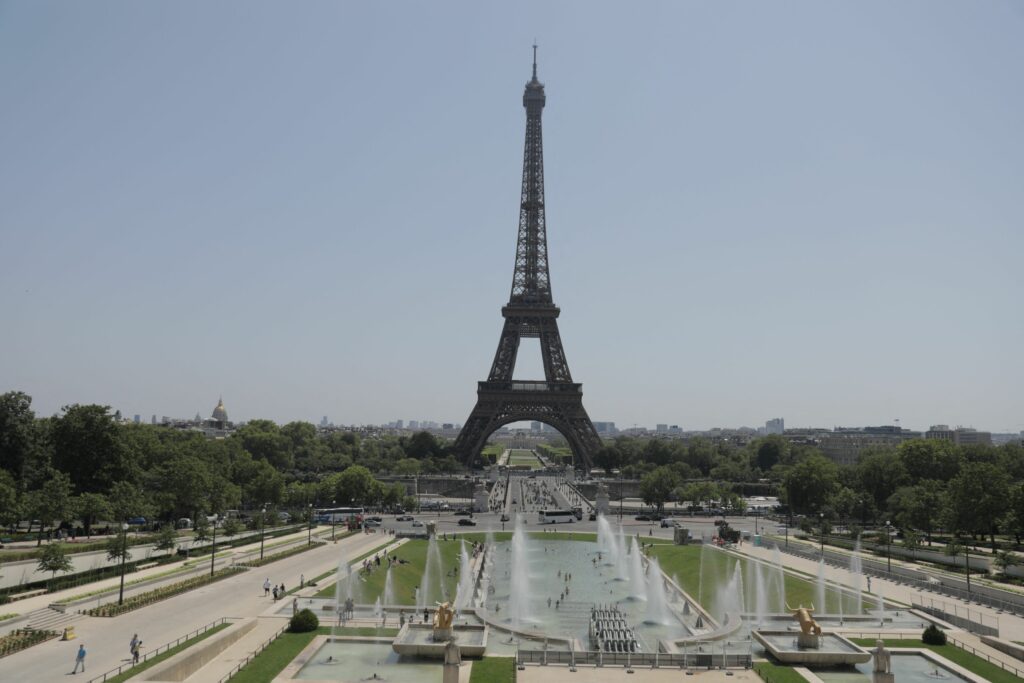 Paris se pregătește: 10.000 de polițiști pentru un Revelion sigur! Paris se pregătește: 10.000 de polițiști pentru un Revelion sigur!