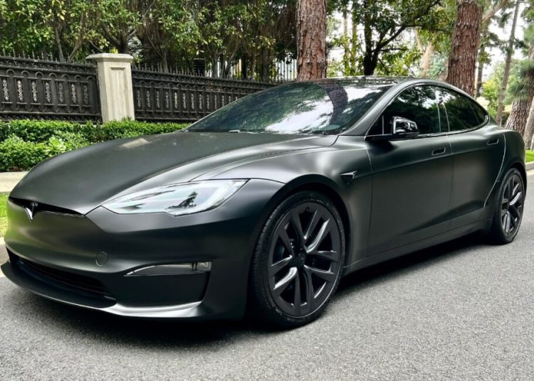 Tesla renunță la mașini pentru a lansa roboți umanoizi revoluționari! Tesla renunță la mașini pentru a lansa roboți umanoizi revoluționari!