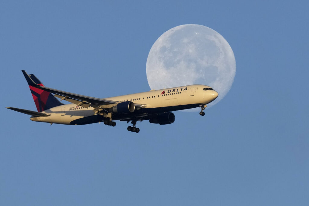 Zboruri sigure: Cum previn companiile aeriene alcoolul în rândul piloților Zboruri sigure: Cum previn companiile aeriene alcoolul în rândul piloților