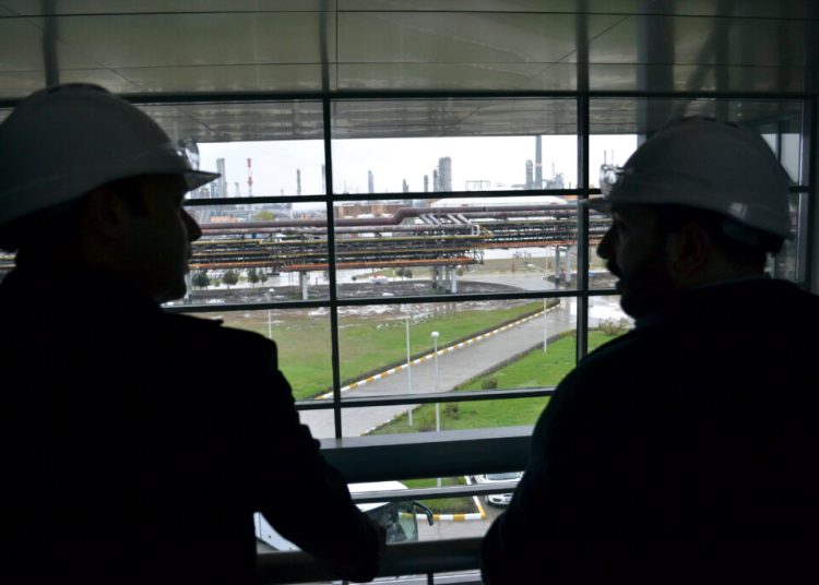 Salariile la Petromidia în 2026: Problemele financiare ale KMG International Salariile la Petromidia în 2026: Problemele financiare ale KMG International