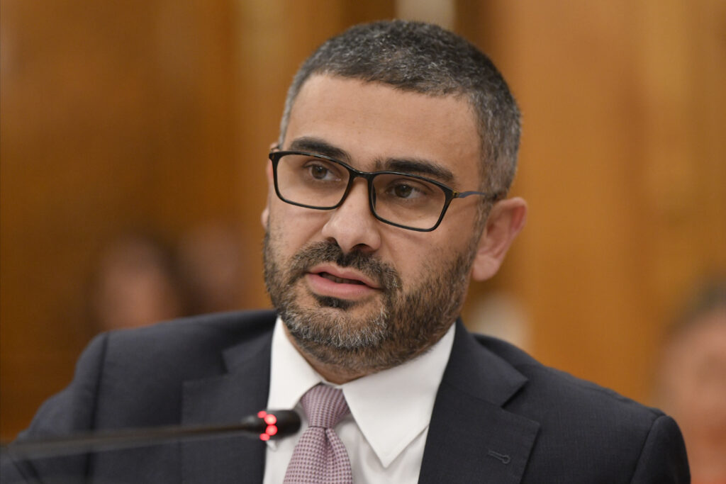 Manole: Salariile și pensiile înghețate până în 2026! Ce urmează? Manole: Salariile și pensiile înghețate până în 2026! Ce urmează?