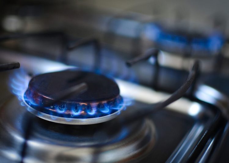 Românii vulnerabili primesc 1.200 lei/an pentru energie! Detalii aici! Românii vulnerabili primesc 1.200 lei/an pentru energie! Detalii aici!