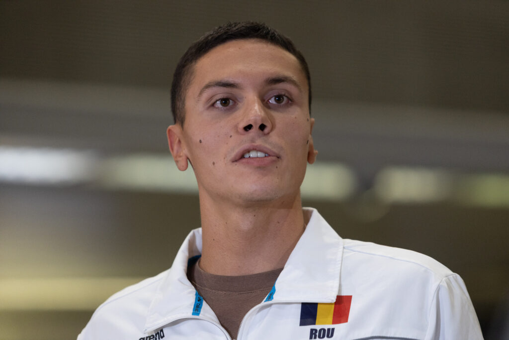 David Popovici, antrenamente intense și de Crăciun! David Popovici, antrenamente intense și de Crăciun!