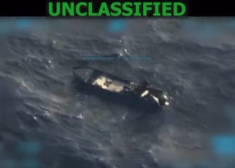 Garda de Coastă a SUA în căutarea supraviețuitorilor atacurilor navale Garda de Coastă a SUA în căutarea supraviețuitorilor atacurilor navale