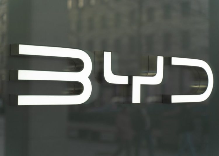 BYD se lansează în cursa pentru a depăși Tesla la vânzările EV! BYD se lansează în cursa pentru a depăși Tesla la vânzările EV!