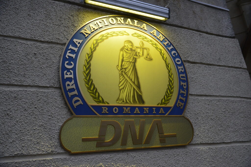 Scandal la rezidențiat: Profesori și studenți, trimiși în judecată de DNA! Scandal la rezidențiat: Profesori și studenți, trimiși în judecată de DNA!