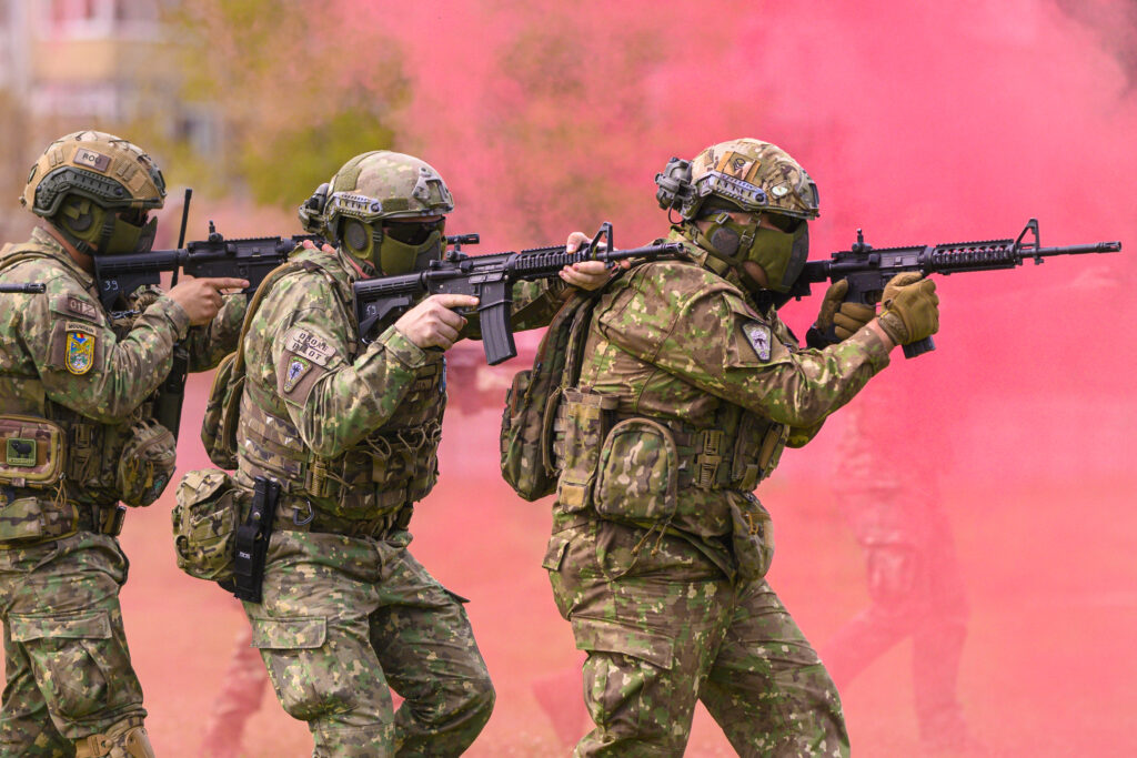 49% dintre români susțin serviciul militar obligatoriu: Ce spun sondajele? 49% dintre români susțin serviciul militar obligatoriu: Ce spun sondajele?