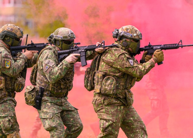 49% dintre români susțin serviciul militar obligatoriu: Ce spun sondajele? 49% dintre români susțin serviciul militar obligatoriu: Ce spun sondajele?