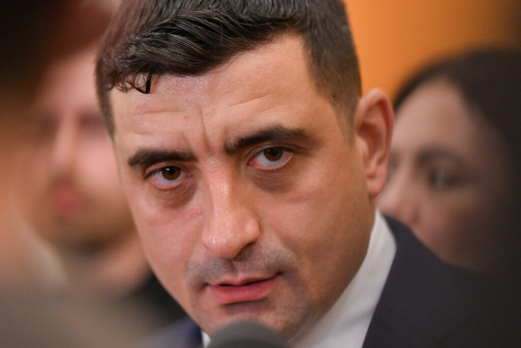 Simion, recunoscut în SUA pentru lupta sa pentru democrație! Simion, recunoscut în SUA pentru lupta sa pentru democrație!