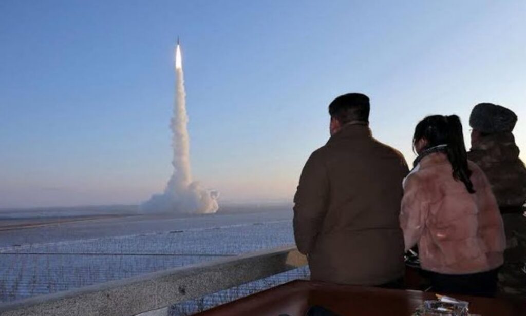 Coreea de Nord își intensifică provocările: rachete balistice în Japonia! Coreea de Nord își intensifică provocările: rachete balistice în Japonia!