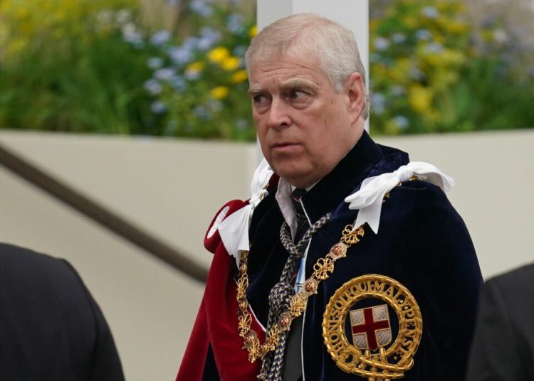 Guvernul britanic sub atac: Secrete ascunse pentru a salva familia regală! Guvernul britanic sub atac: Secrete ascunse pentru a salva familia regală!