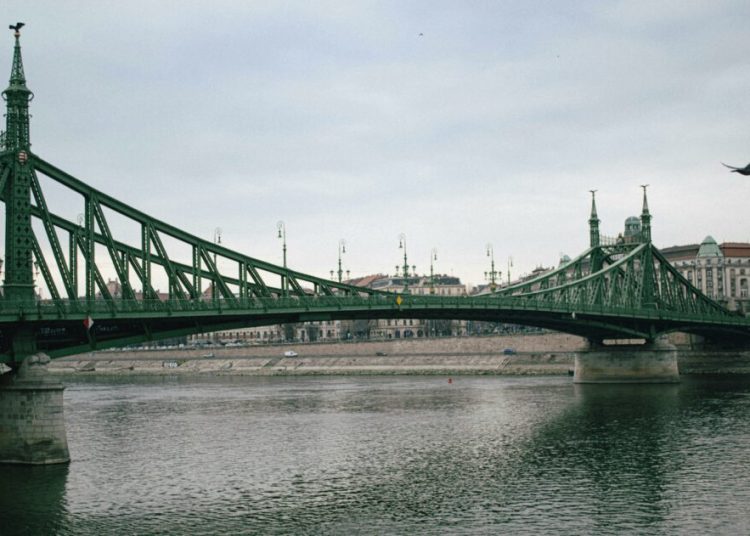 Cutremur economic în Ungaria: Budapesta retrogradată la „junk”! Cutremur economic în Ungaria: Budapesta retrogradată la „junk”!