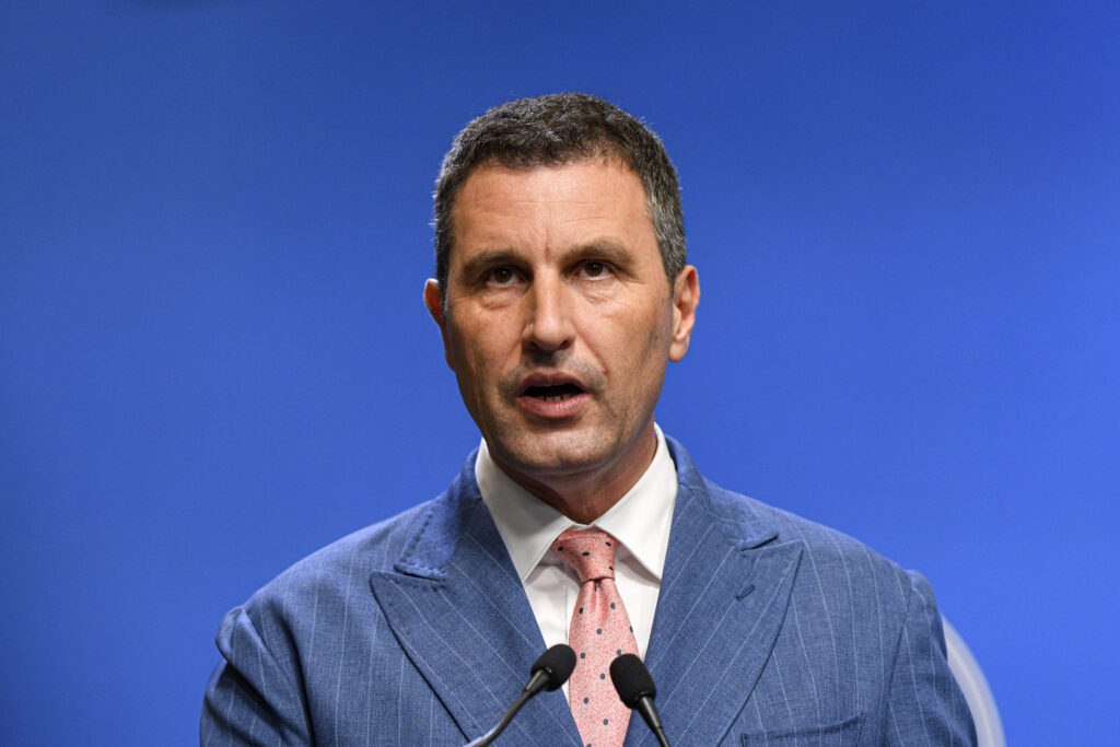 Tanczos Barna: România în scandalul Trump-Groenlanda – Tactici de tăcere! Tanczos Barna: România în scandalul Trump-Groenlanda – Tactici de tăcere!