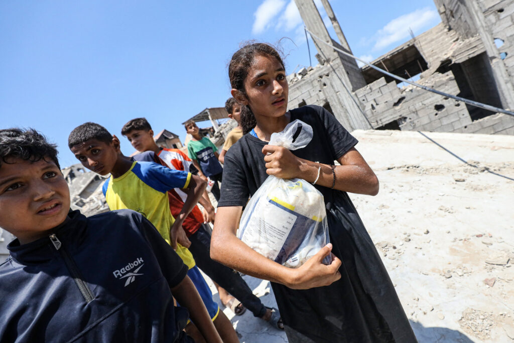 Tragedie în Gaza: Bunică și nepot de 5 ani, uciși de flăcări în cort Tragedie în Gaza: Bunică și nepot de 5 ani, uciși de flăcări în cort