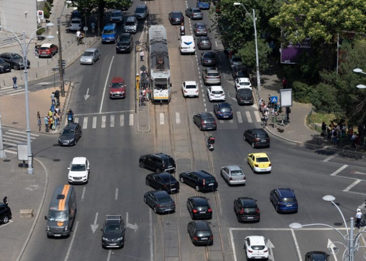 Bucureștenii au petrecut peste 7 zile în trafic anul trecut! Bucureștenii au petrecut peste 7 zile în trafic anul trecut!