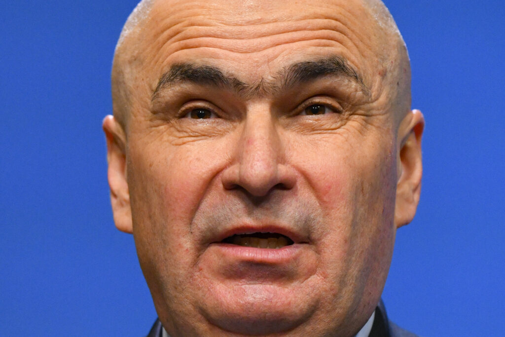 Bolojan își clarifică intențiile: „Speculațiile sunt doar în presă” Bolojan își clarifică intențiile: „Speculațiile sunt doar în presă”