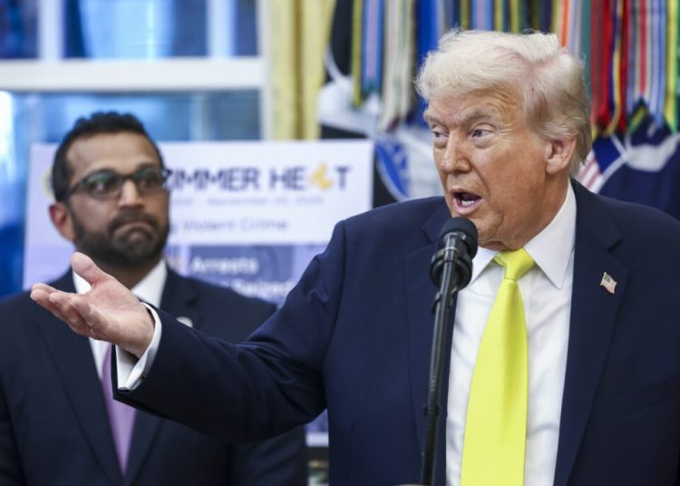 Trump promite: „Groenlanda va fi a noastră, pe orice cale!” Trump promite: „Groenlanda va fi a noastră, pe orice cale!”