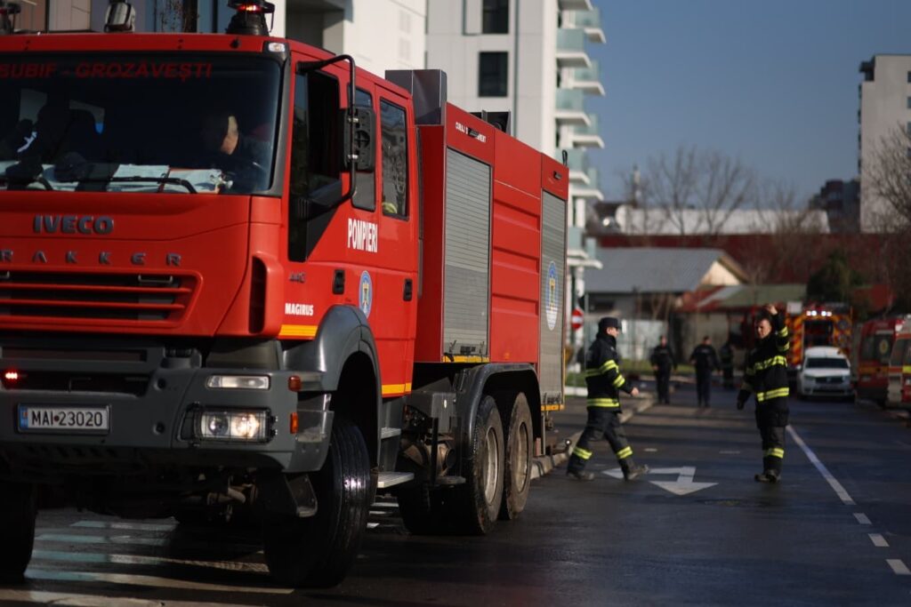 Incendiu devastator în Craiova: o persoană și-a pierdut viața Incendiu devastator în Craiova: o persoană și-a pierdut viața