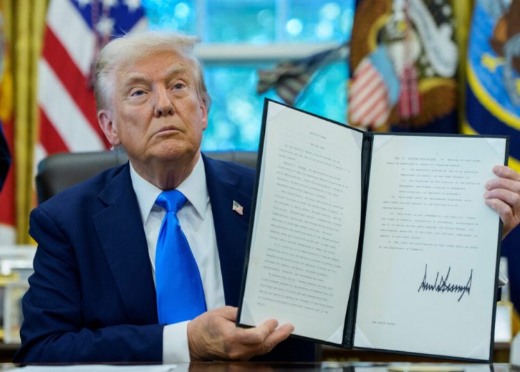 Trump apără banii din petrolul venezuelean printr-un ordin executiv! Trump apără banii din petrolul venezuelean printr-un ordin executiv!