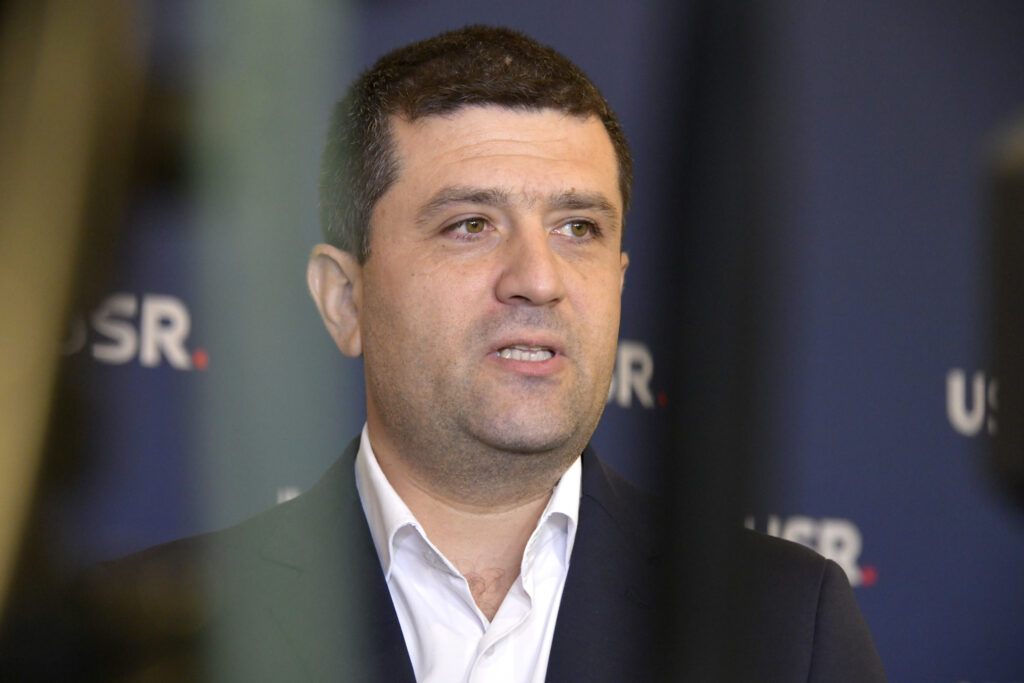 Moțiune simplă împotriva ministrului Apărării: Acuzații grave de iresponsabilitate Moțiune simplă împotriva ministrului Apărării: Acuzații grave de iresponsabilitate