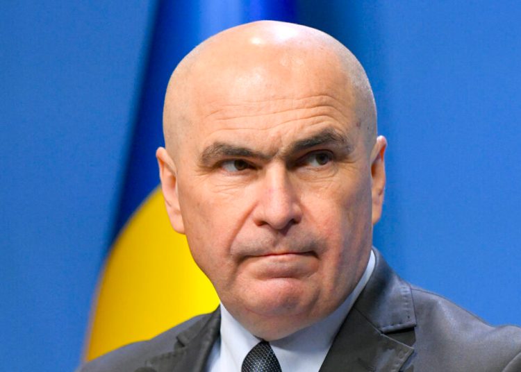 Bolojan suspendă indemnizația de hrană pentru 137 de copii vulnerabili Bolojan suspendă indemnizația de hrană pentru 137 de copii vulnerabili