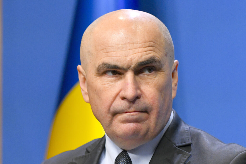 Bolojan suspendă indemnizația de hrană pentru 137 de copii vulnerabili Bolojan suspendă indemnizația de hrană pentru 137 de copii vulnerabili