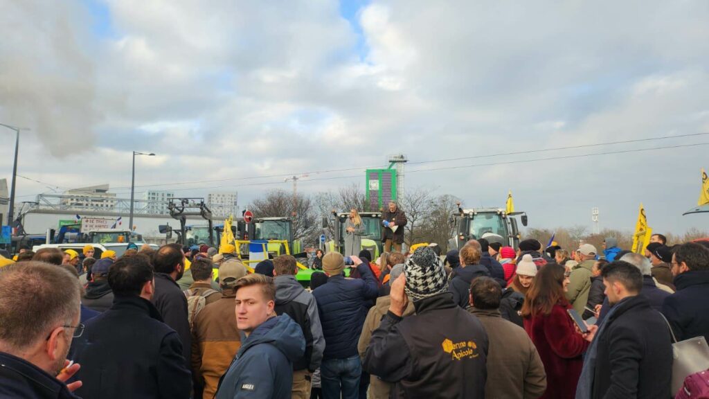 Franța introduce măsuri de sprijin pentru fermieri, în plin conflict Mercosur Franța introduce măsuri de sprijin pentru fermieri, în plin conflict Mercosur