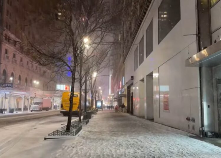 New York în haos: 1.700 de zboruri anulate! New York în haos: 1.700 de zboruri anulate!