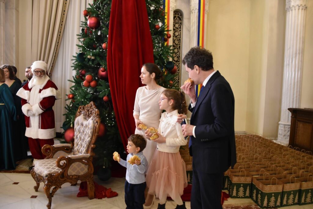 Cadouri de Crăciun și petrecere de Revelion: Nicușor Dan în prim-plan! Cadouri de Crăciun și petrecere de Revelion: Nicușor Dan în prim-plan!