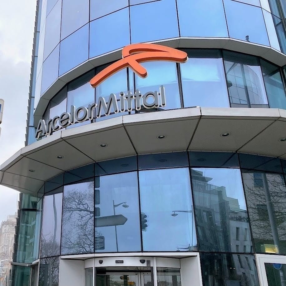 Dorinel Umbrărescu: Viitorul ArcelorMittal Hunedoara în mâinile lui! Dorinel Umbrărescu: Viitorul ArcelorMittal Hunedoara în mâinile lui!