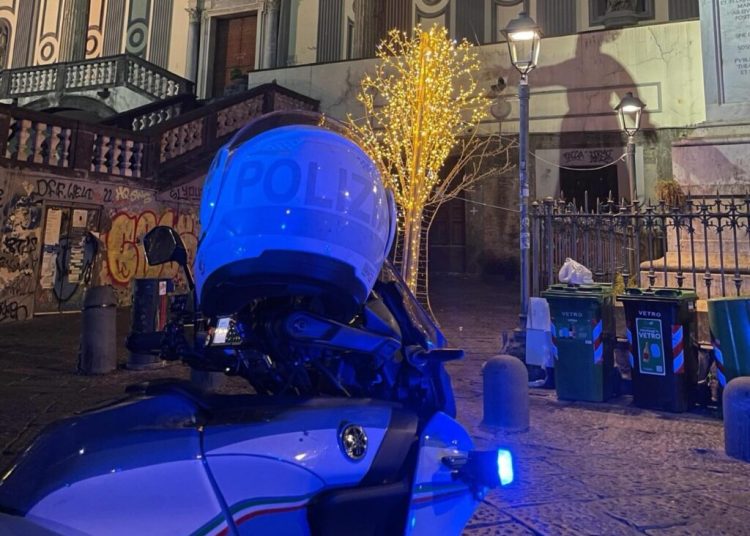 Tânăr fotbalist de 18 ani, atacat cu cuțitul de o bandă în Napoli! Tânăr fotbalist de 18 ani, atacat cu cuțitul de o bandă în Napoli!