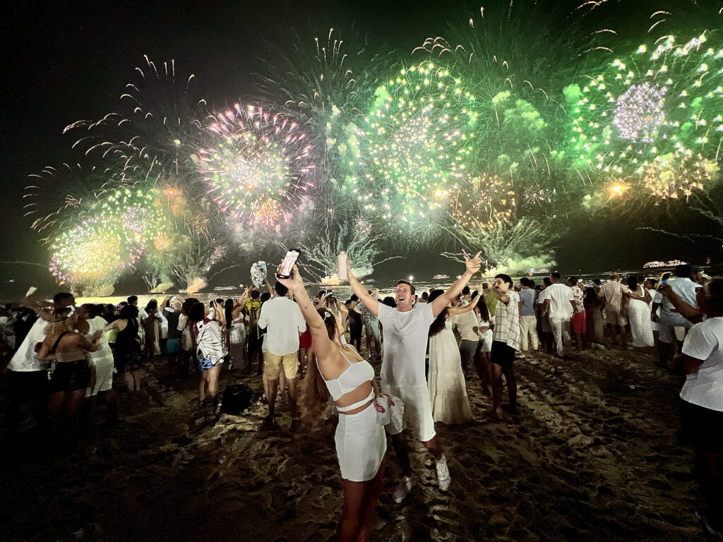 Rio de Janeiro intră în Guinness pentru cea mai grandioasă petrecere de Anul Nou! Rio de Janeiro intră în Guinness pentru cea mai grandioasă petrecere de Anul Nou!