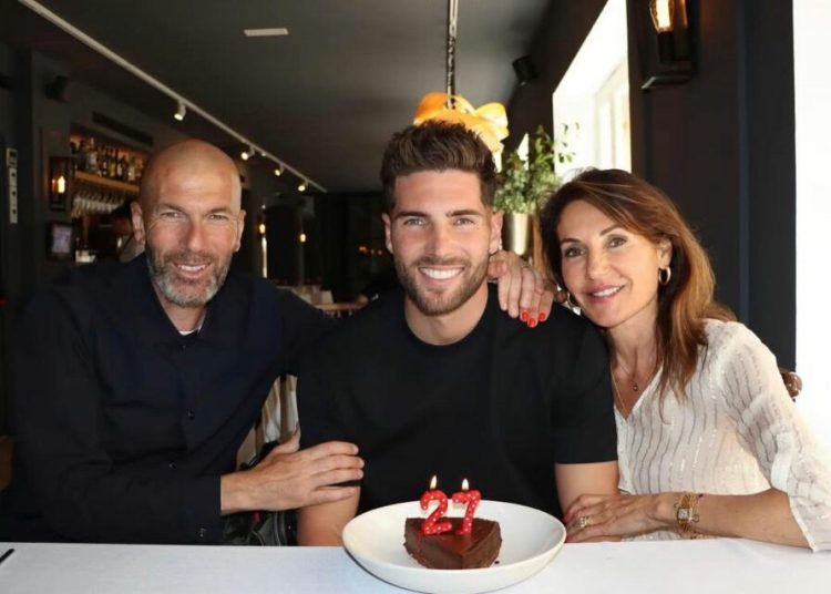 Luca Zidane dezvăluie: Bunicul m-a îndemnat să aleg Algeria! Luca Zidane dezvăluie: Bunicul m-a îndemnat să aleg Algeria!