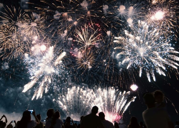 Anul Nou în lume: Tradiții fascinante pentru noroc și belșug! Anul Nou în lume: Tradiții fascinante pentru noroc și belșug!