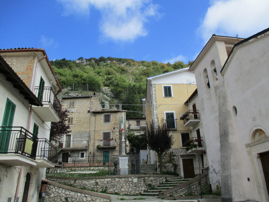 Italia celebrează primul nou-născut dintr-un sat după 30 de ani! Italia celebrează primul nou-născut dintr-un sat după 30 de ani!