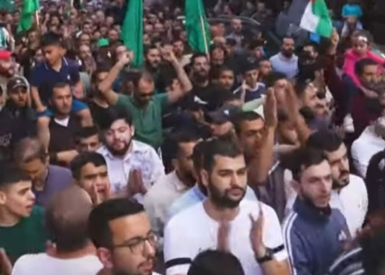 Furii în Cisiordania: Proteste după stoparea ajutoarelor pentru prizonieri Furii în Cisiordania: Proteste după stoparea ajutoarelor pentru prizonieri