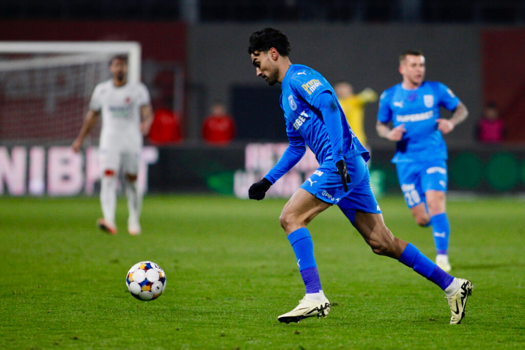 Superliga: Craiova rămâne lider, diferența dintre primele trei e constantă! Superliga: Craiova rămâne lider, diferența dintre primele trei e constantă!