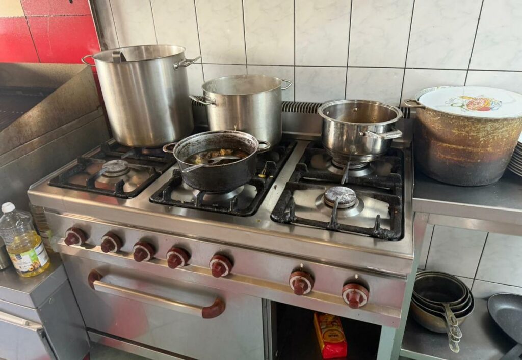 Amenzi uriașe de 670.000 lei pentru produse expirate în stațiuni! Amenzi uriașe de 670.000 lei pentru produse expirate în stațiuni!