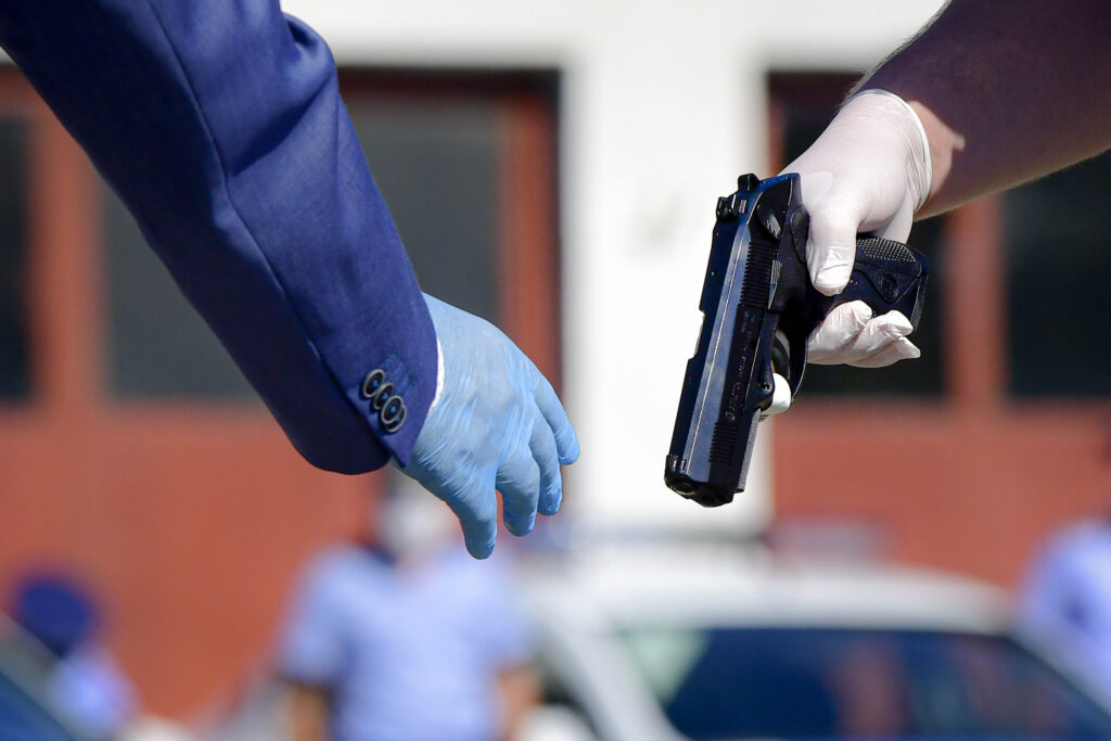 California: Curtea declară neconstituțională interdicția portului de arme! California: Curtea declară neconstituțională interdicția portului de arme!