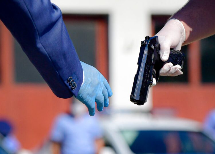 California: Curtea declară neconstituțională interdicția portului de arme! California: Curtea declară neconstituțională interdicția portului de arme!