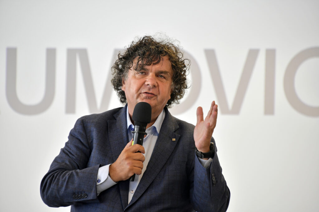 2025: Creșteri în construcții, dar concedieri în automotive și IT! 2025: Creșteri în construcții, dar concedieri în automotive și IT!