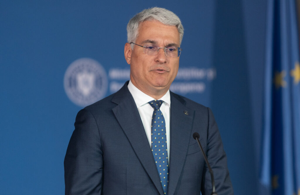 Pîslaru dezvăluie: Am plătit din buzunar zboruri externe! Pîslaru dezvăluie: Am plătit din buzunar zboruri externe!