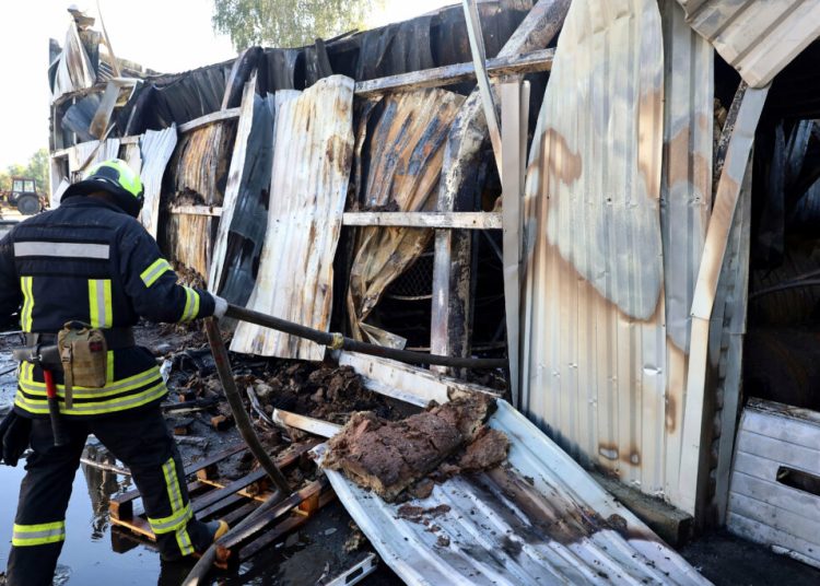 Tragedie în Ucraina: Atacuri rusești în Uman și Harkov, 2 morți, 14 răniți Tragedie în Ucraina: Atacuri rusești în Uman și Harkov, 2 morți, 14 răniți