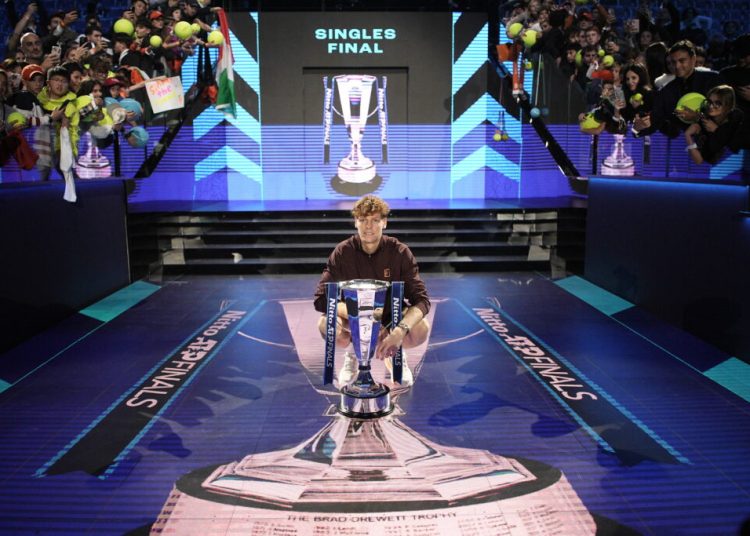 Sinner și Alcaraz: Duelul Epic pentru Grand Slam! Sinner și Alcaraz: Duelul Epic pentru Grand Slam!