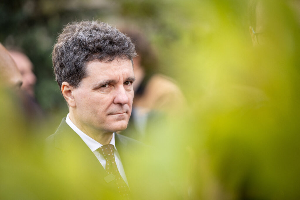 Nicușor Dan, apel emoționant: Respectați imnul și eroii naționali! Nicușor Dan, apel emoționant: Respectați imnul și eroii naționali!