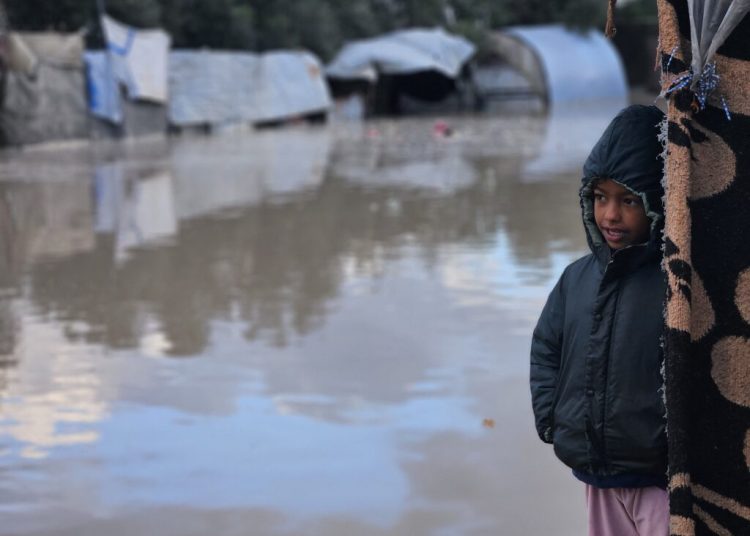 Furtună devastatoare în Fâșia Gaza: O criză umanitară se adâncește Furtună devastatoare în Fâșia Gaza: O criză umanitară se adâncește