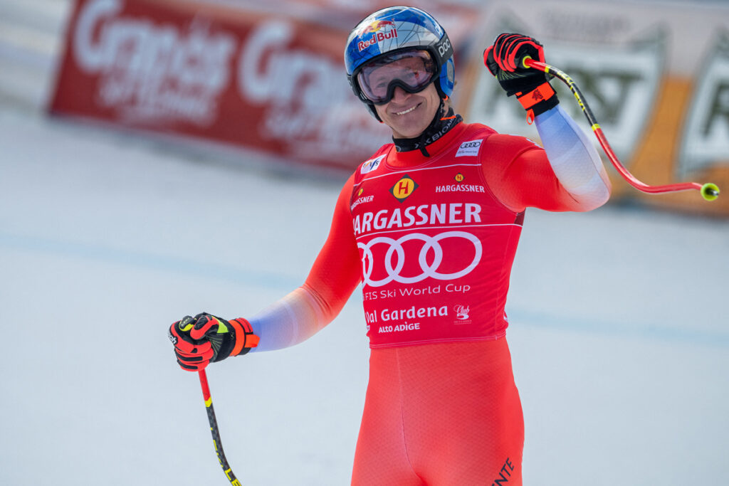 Marco Odermatt stabilește un record istoric la Wengen cu a patra victorie! Marco Odermatt stabilește un record istoric la Wengen cu a patra victorie!