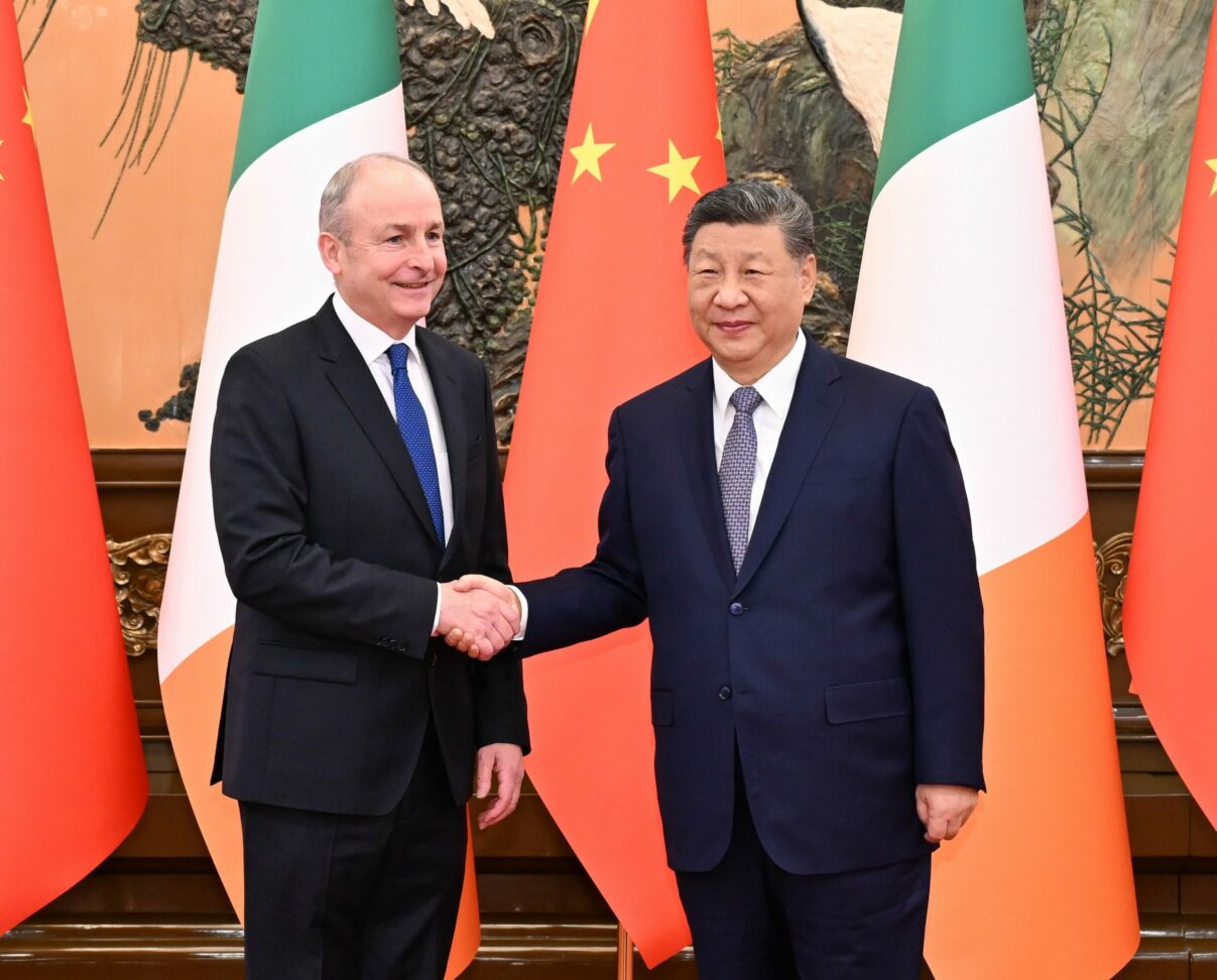 Irlanda Întâlnește China: O Vizită Diplomatică Strategică la Beijing Irlanda Întâlnește China: O Vizită Diplomatică Strategică la Beijing