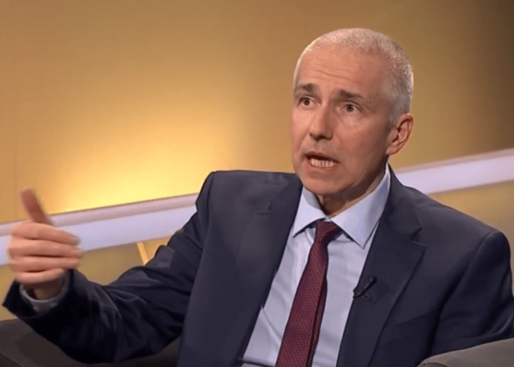 Radu Marinescu răspunde: Voineag și Savonea rămân în funcții? Radu Marinescu răspunde: Voineag și Savonea rămân în funcții?